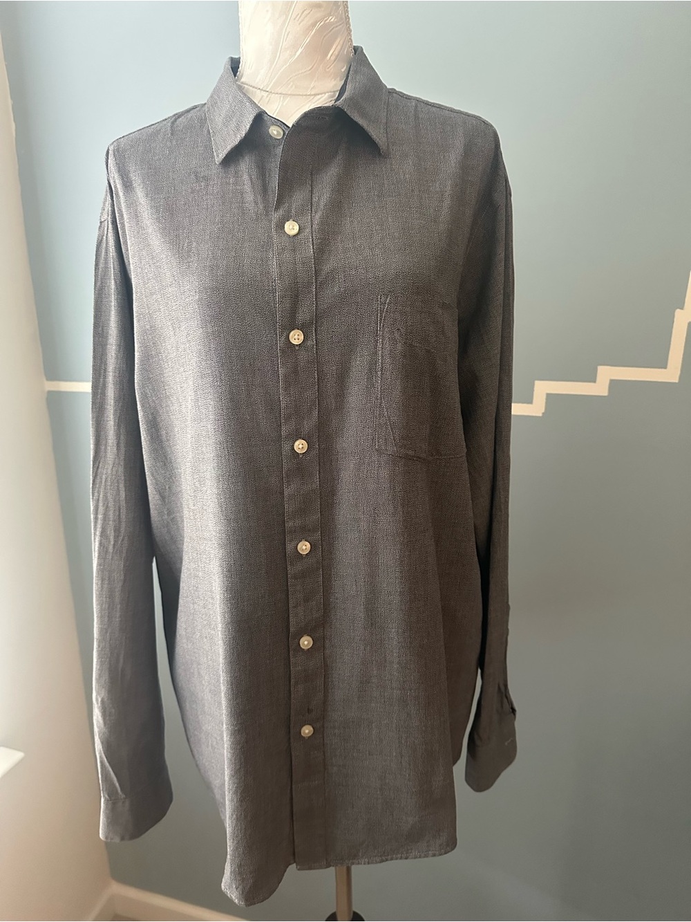 Van Heusen Slim Fit Men's Button-Down Shirt in Charcoal XL 17-17.5